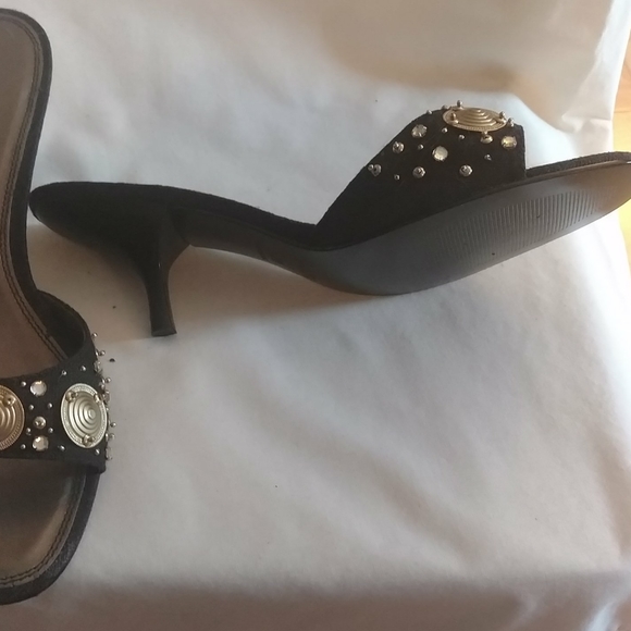 Shoes Unisa heels black with gold discs size 7 - Picture 2 of 5